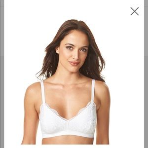 NWT Warner’s Lace Escape Rose Bralette